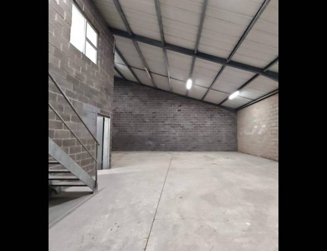 186M² MINI FACTORY TO LET IN BRIARDENE